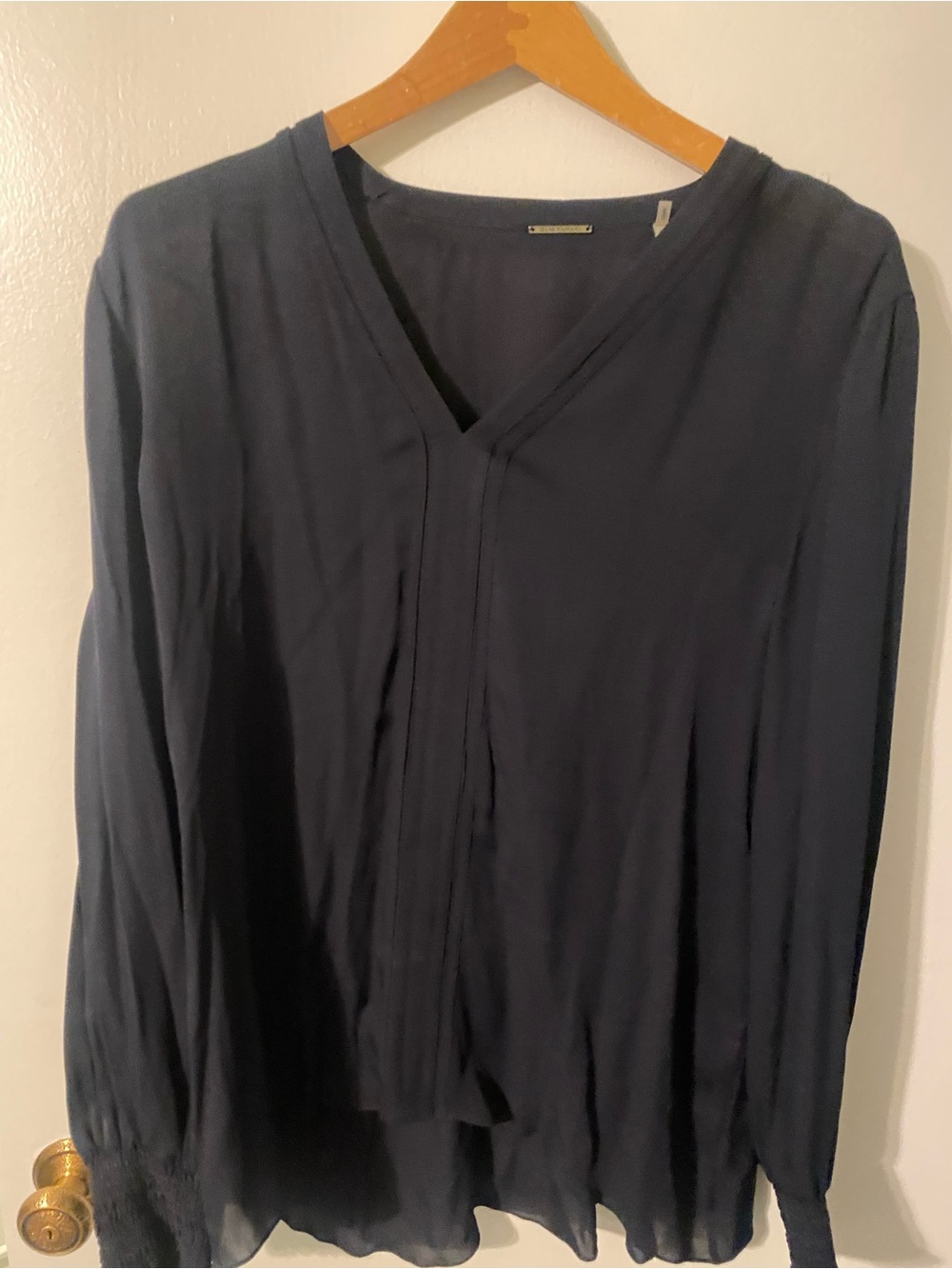 Tahari Navy V-Neck Long-Sleeve usilk Women's Top
